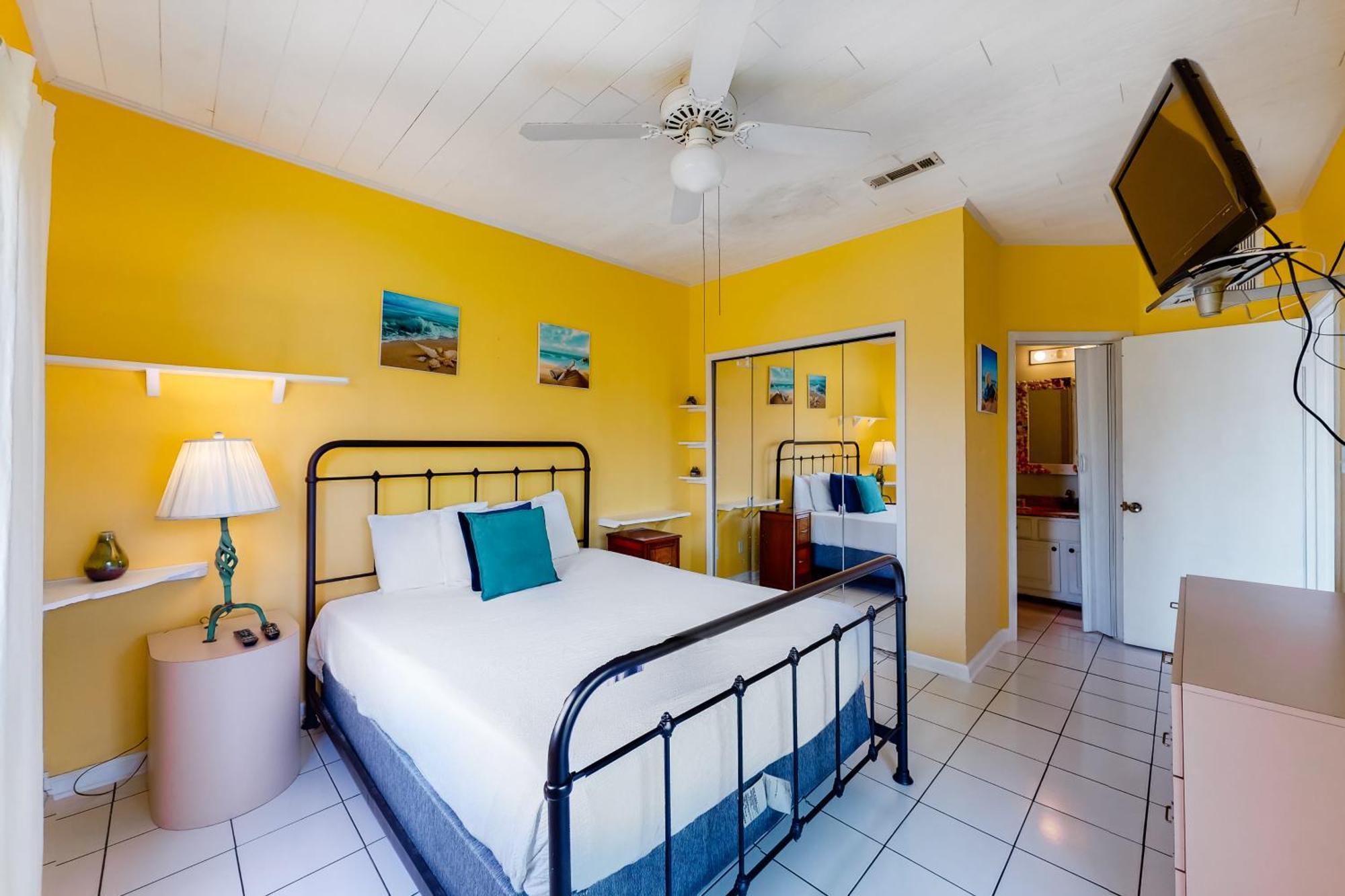 Baywatch Villa Pensacola Beach Room photo