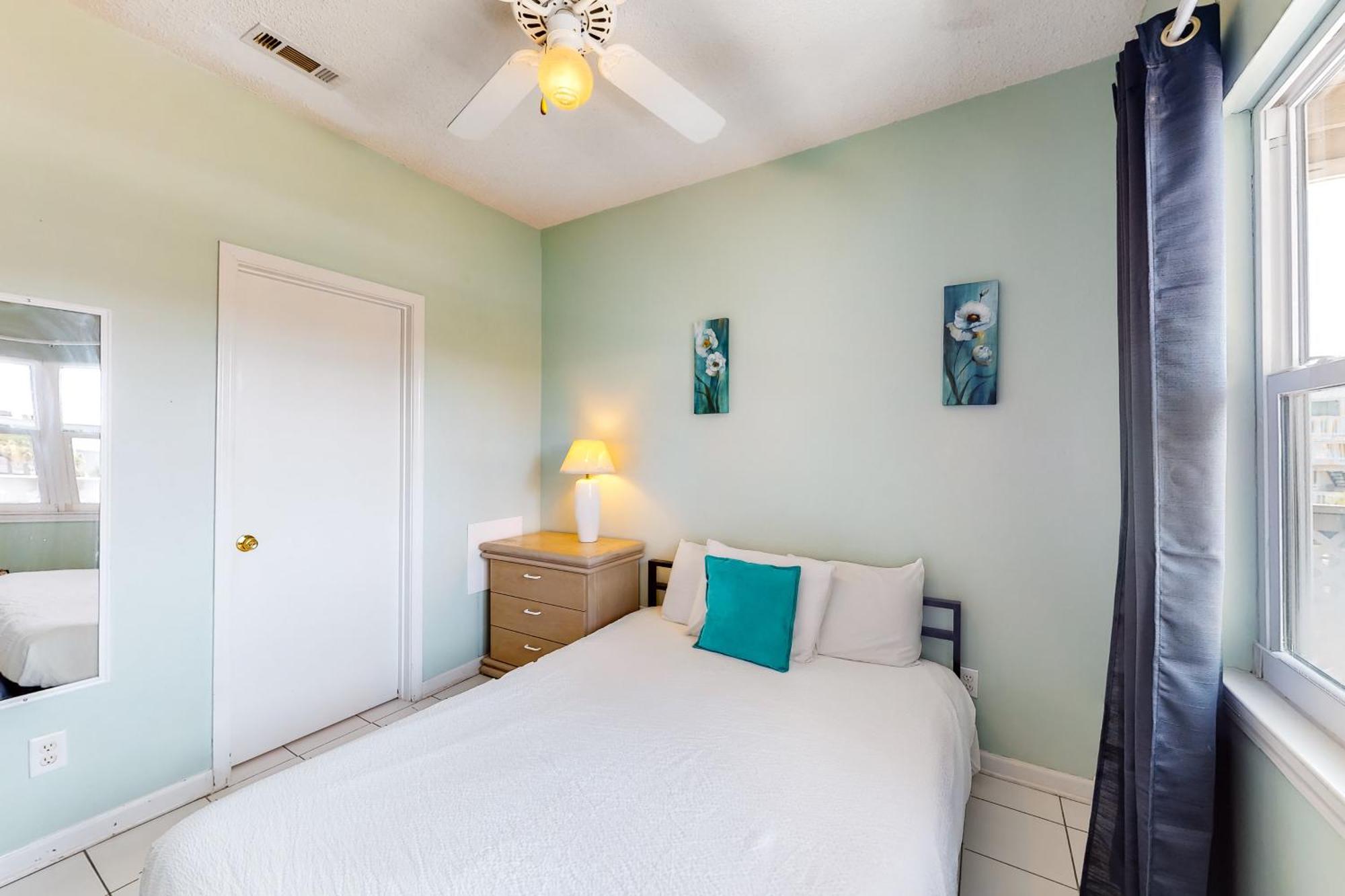 Baywatch Villa Pensacola Beach Room photo