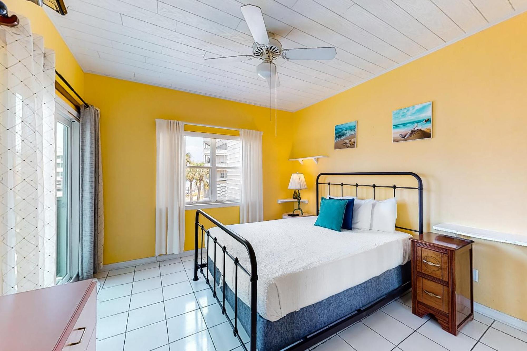 Baywatch Villa Pensacola Beach Room photo